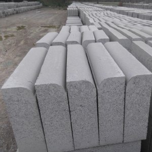 NG001 Light grey granite curbs