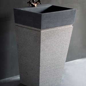 Granite pedestal NSSS046